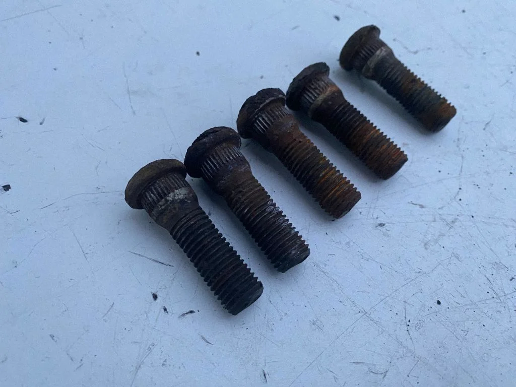 Nuts/bolts