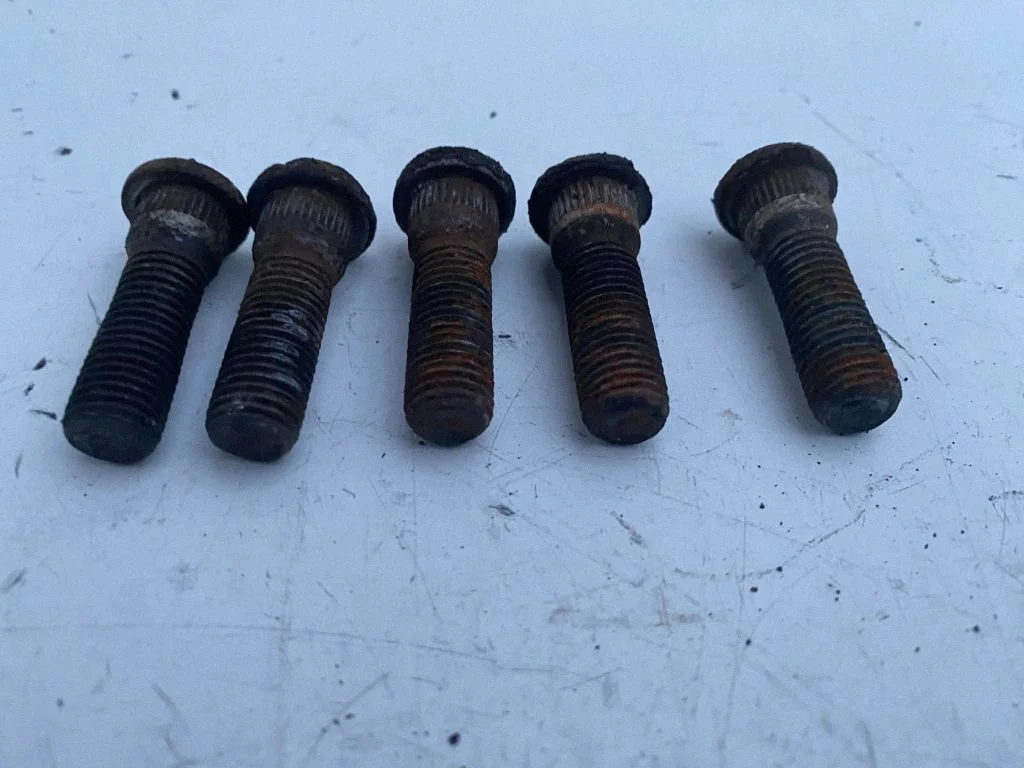 Nuts/bolts