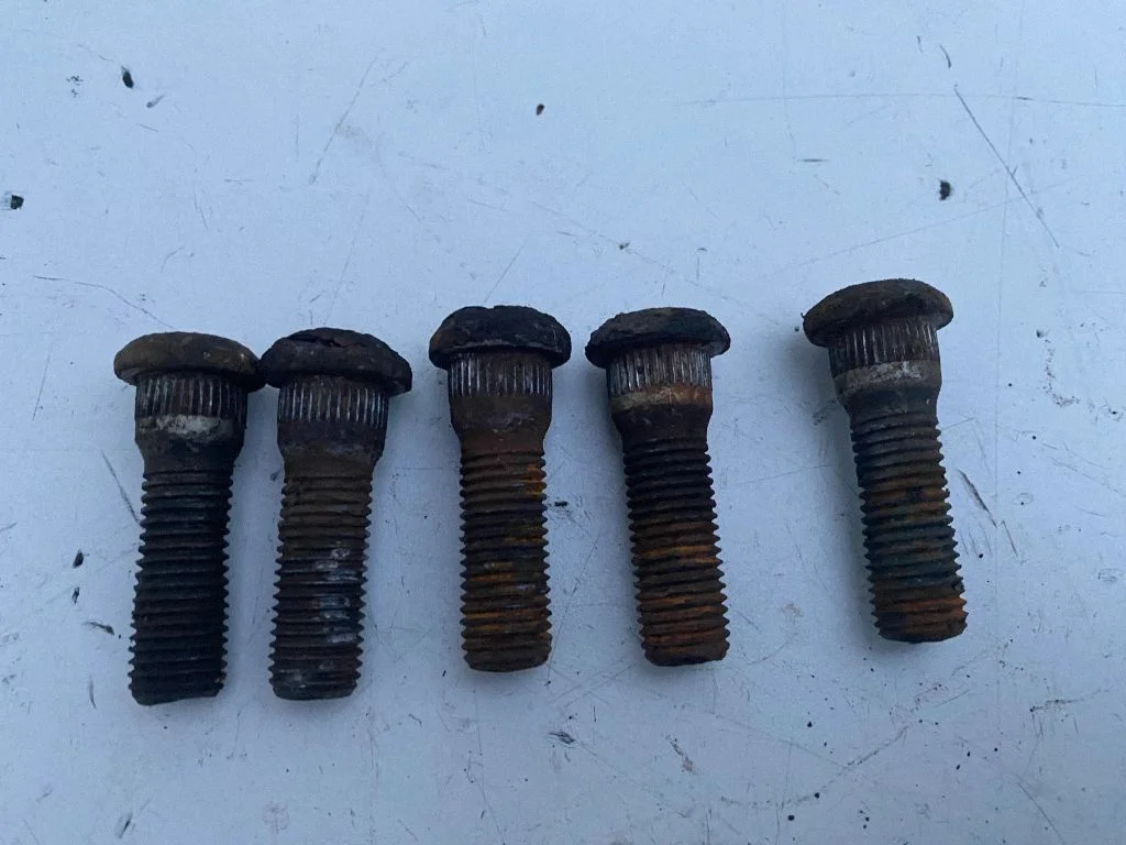 Nuts/bolts