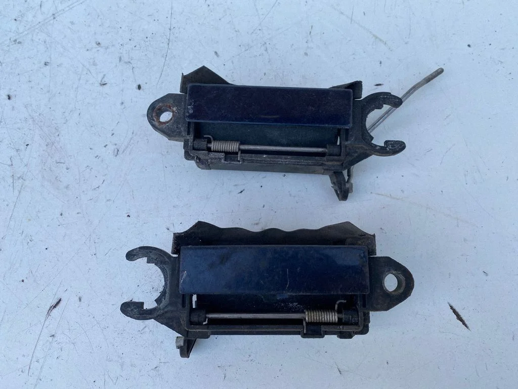 Front door exterior handle 4A0837206D