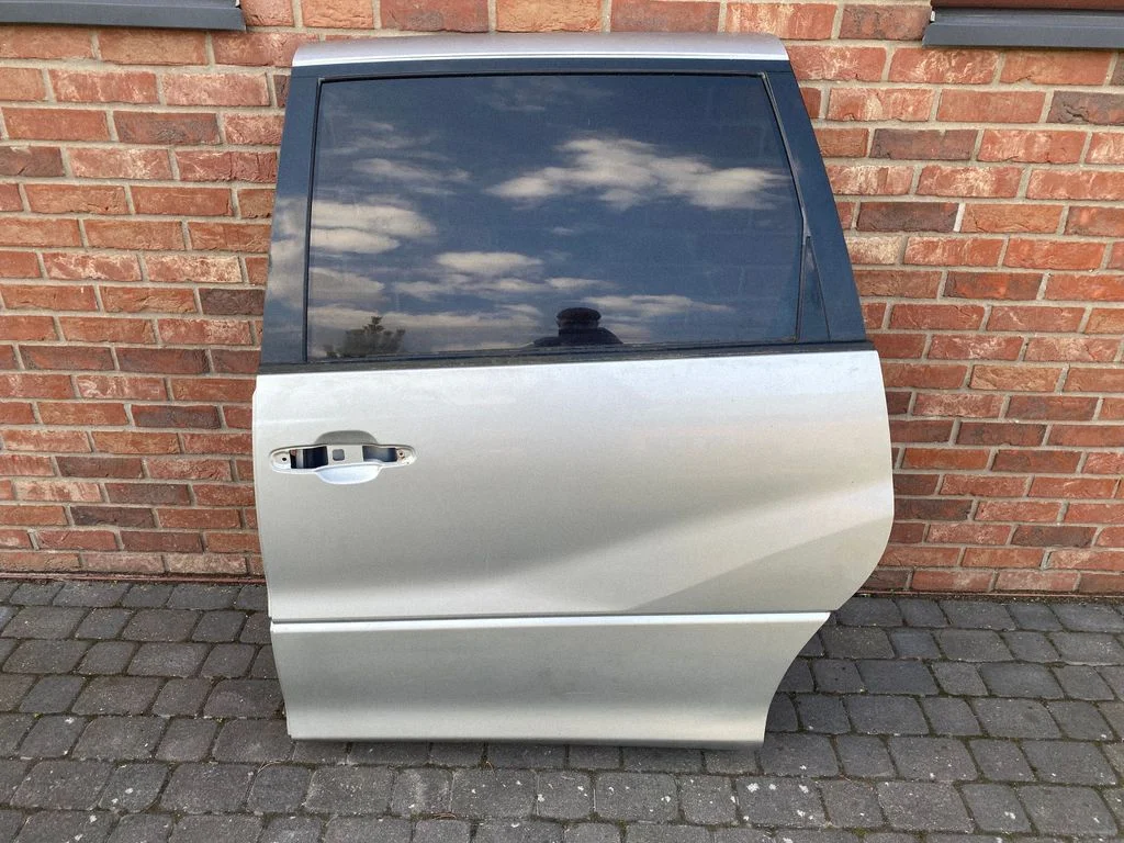 Side sliding door – left