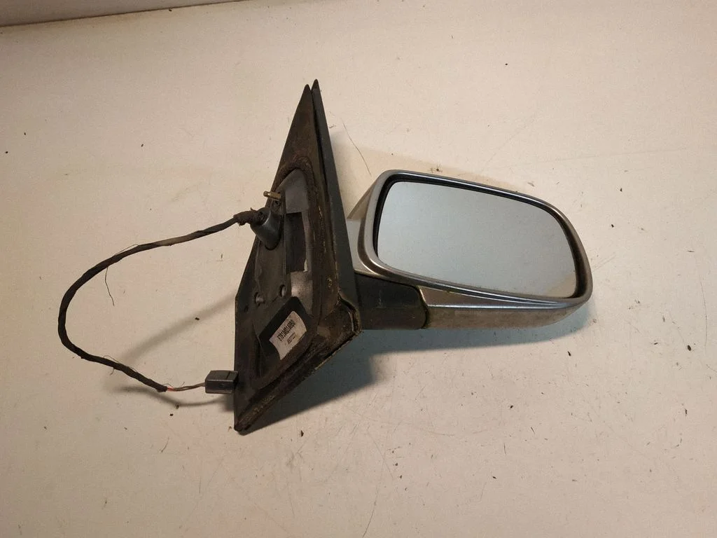 Front door electric wing mirror – Toyota Yaris Verso (1999-2005)