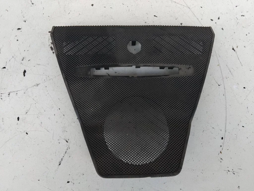 Dash center speaker trim cover – Mercedes-Benz E-Class W212 (2009-2016)