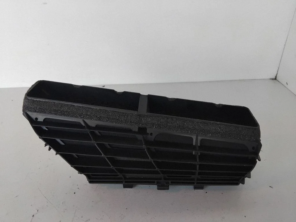 Kratka nawiewu szyby – Audi Q5 SQ5 8R (2008-2017)
