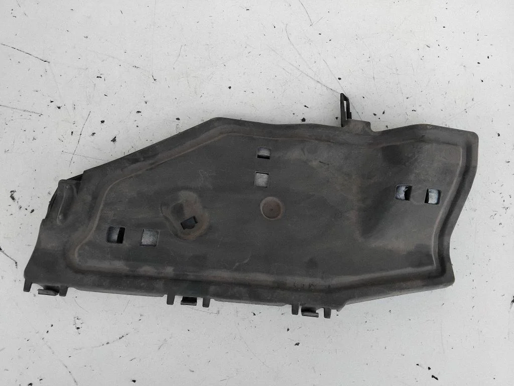 Armatuurlaua alumine viimistluspaneel – Toyota Avensis T270 (2009-2012)