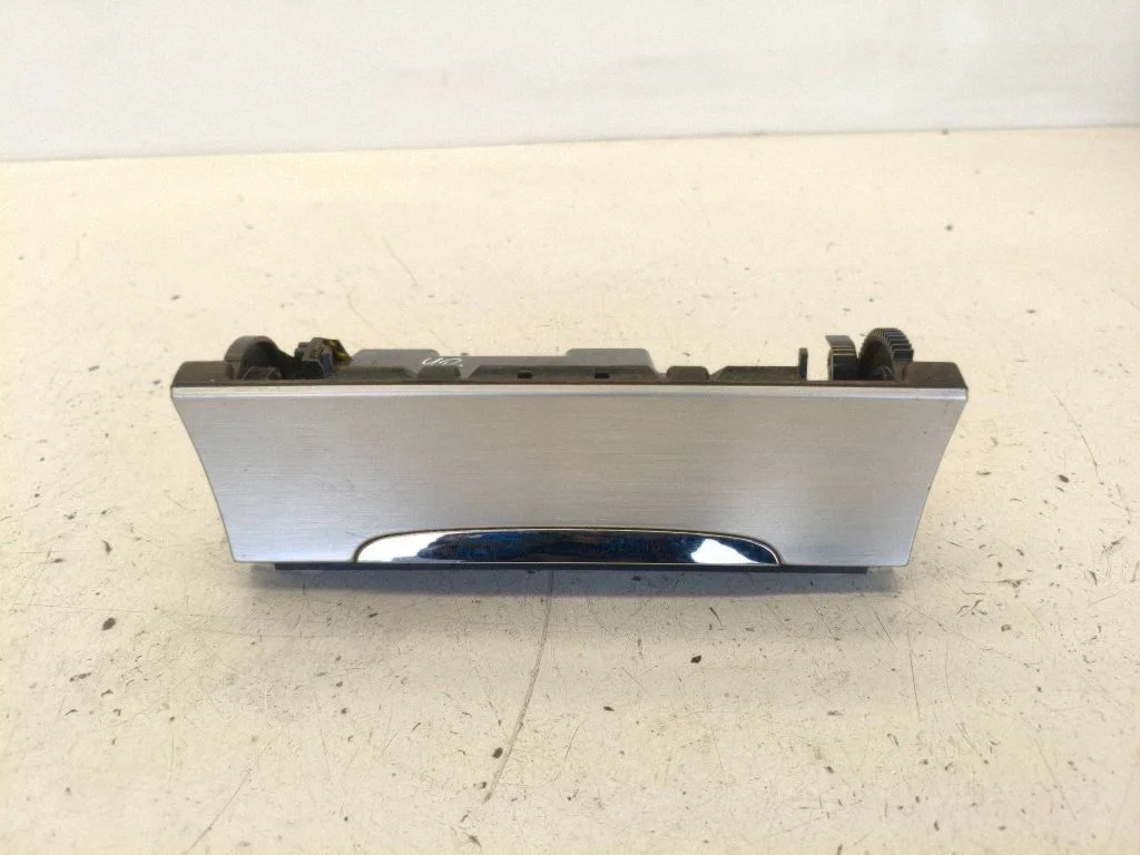 Auto tuhatoos 3C0863284
