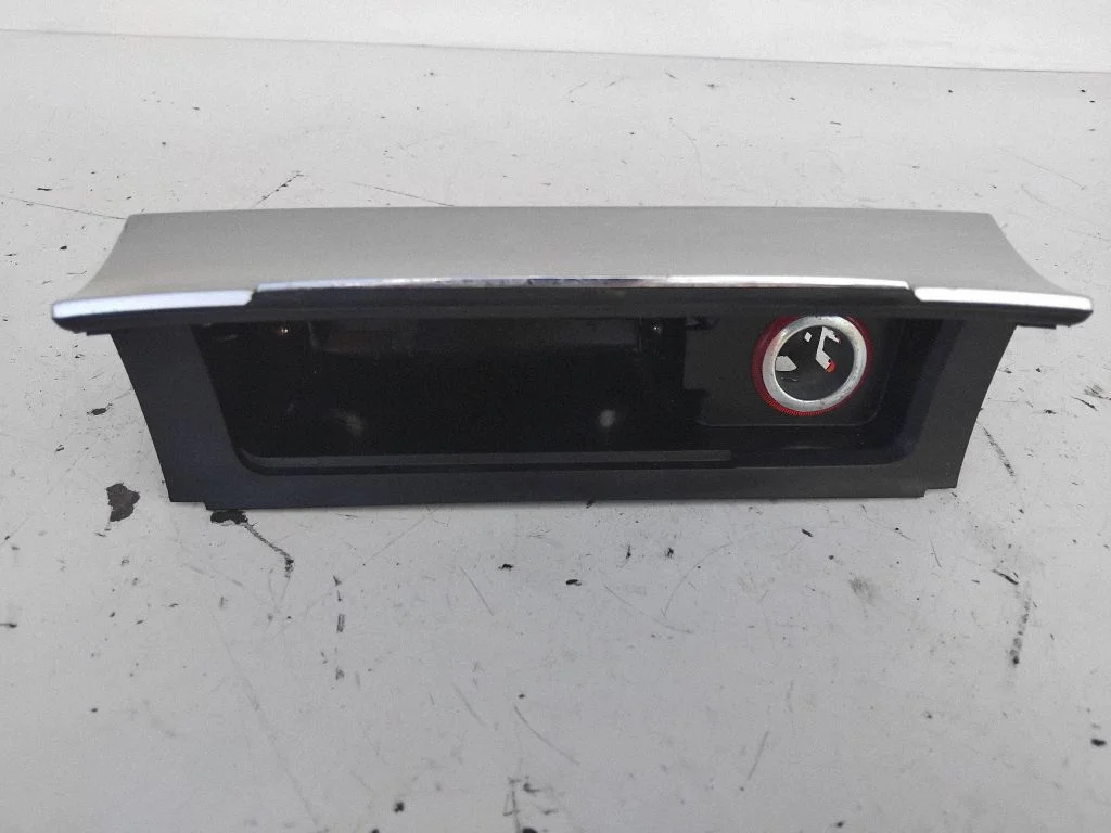 Auto tuhatoos 3C0863284