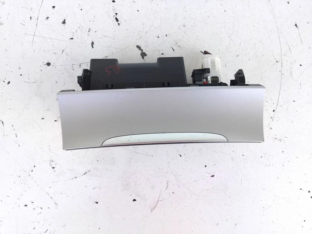 Auto tuhatoos 3C0863284
