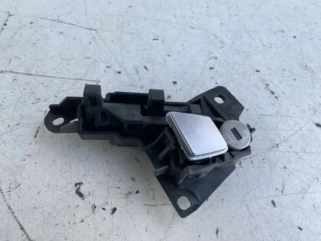 Kindalaeka lukk – BMW 5-seeria F10 F11 (2009-2016)