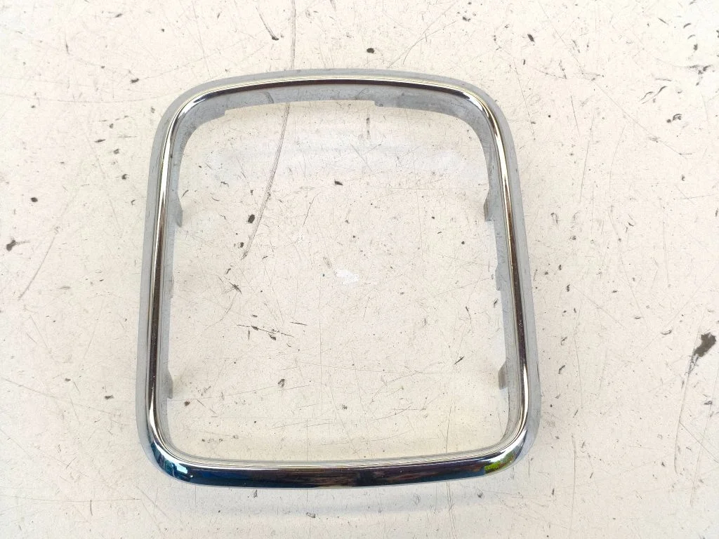 Pārnesumu pārslēga sviras apdare (plastmasas) A1693740388