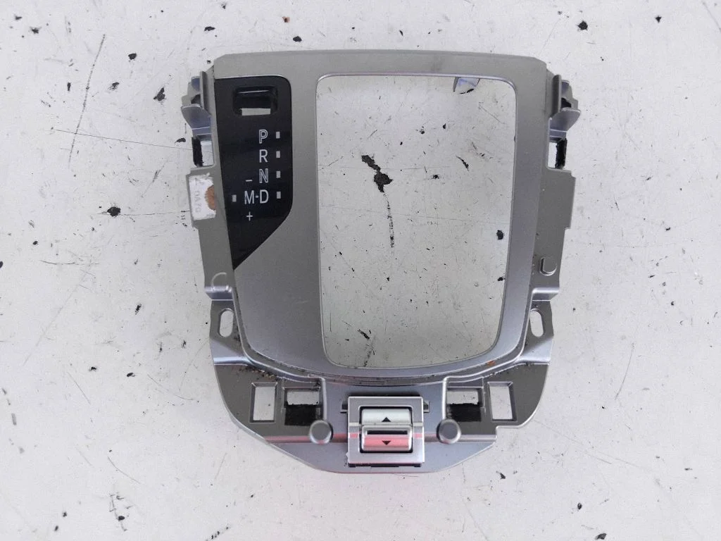 Käigukangi ümbrise viimistlus (plastik) DA6D64350C – Mazda CX-3 (2015-)