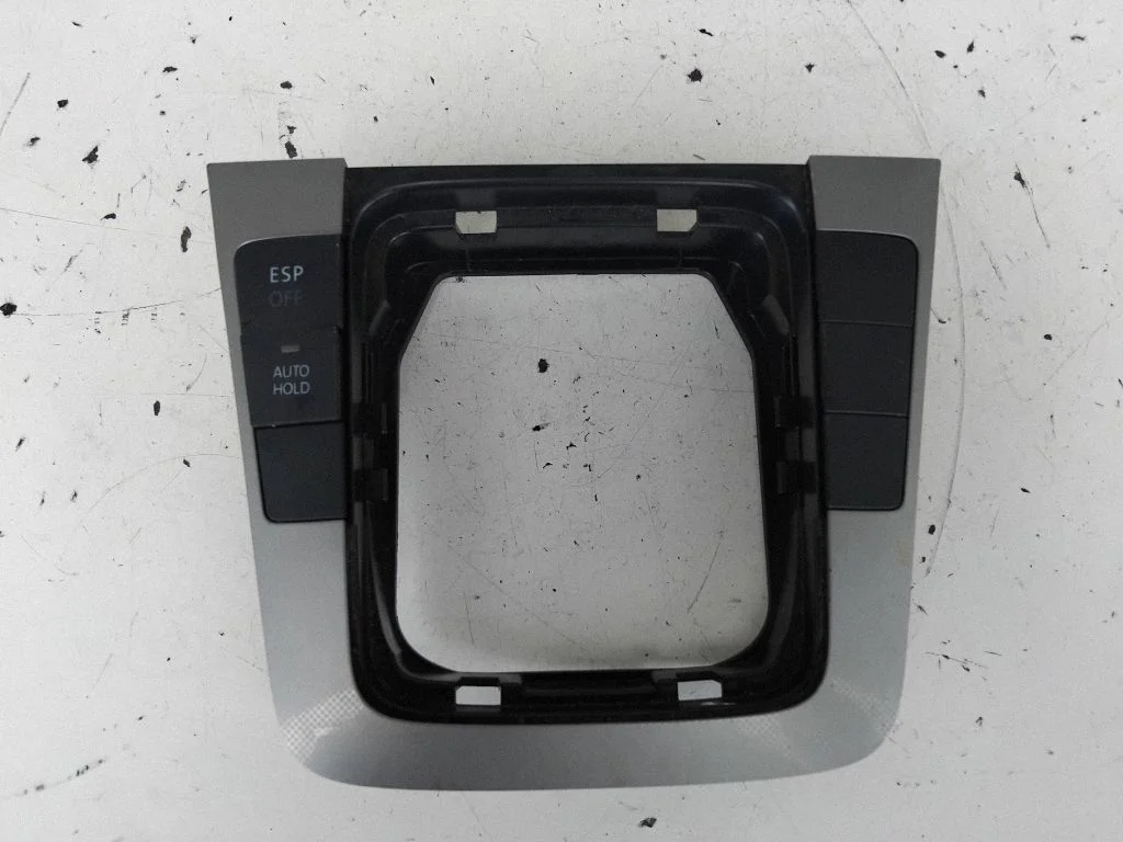 Käigukangi ümbrise viimistlus (plastik) – Volkswagen Passat B6 (2005-2010)