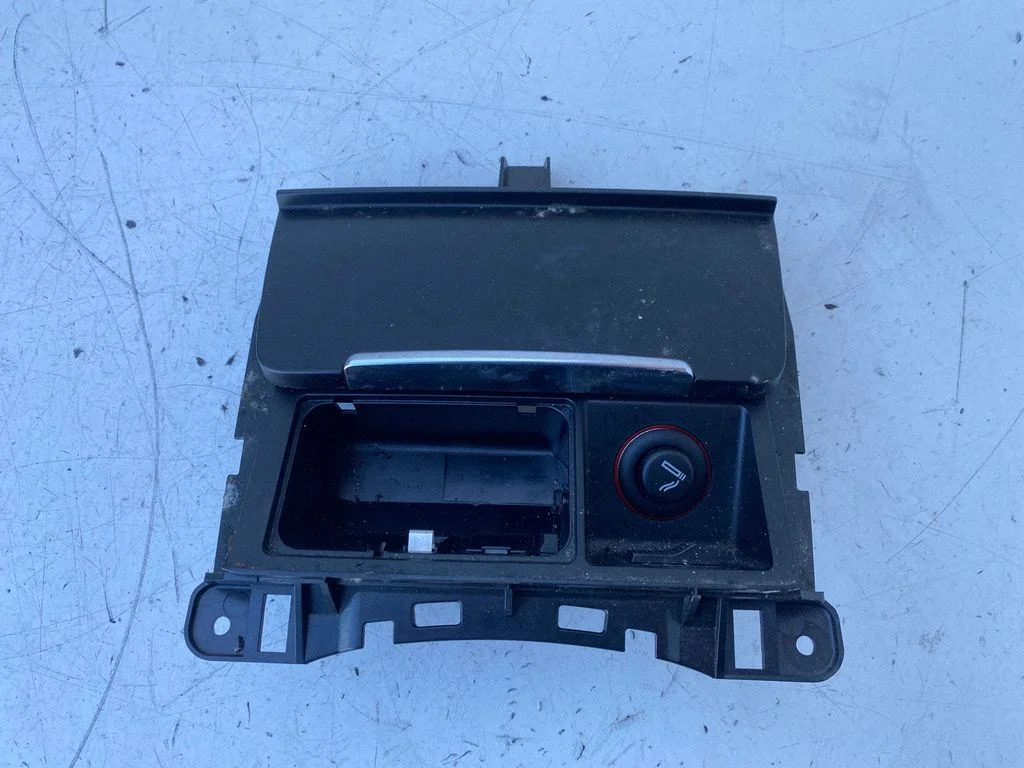 Tuhatoos (eesmine) – Audi A4 Allroad B8 (2008-2016)