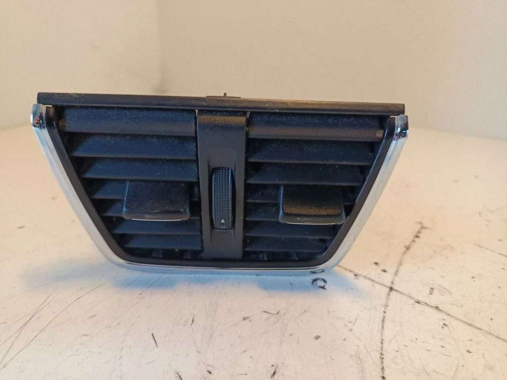 Rear air vent grill 5E0819203A