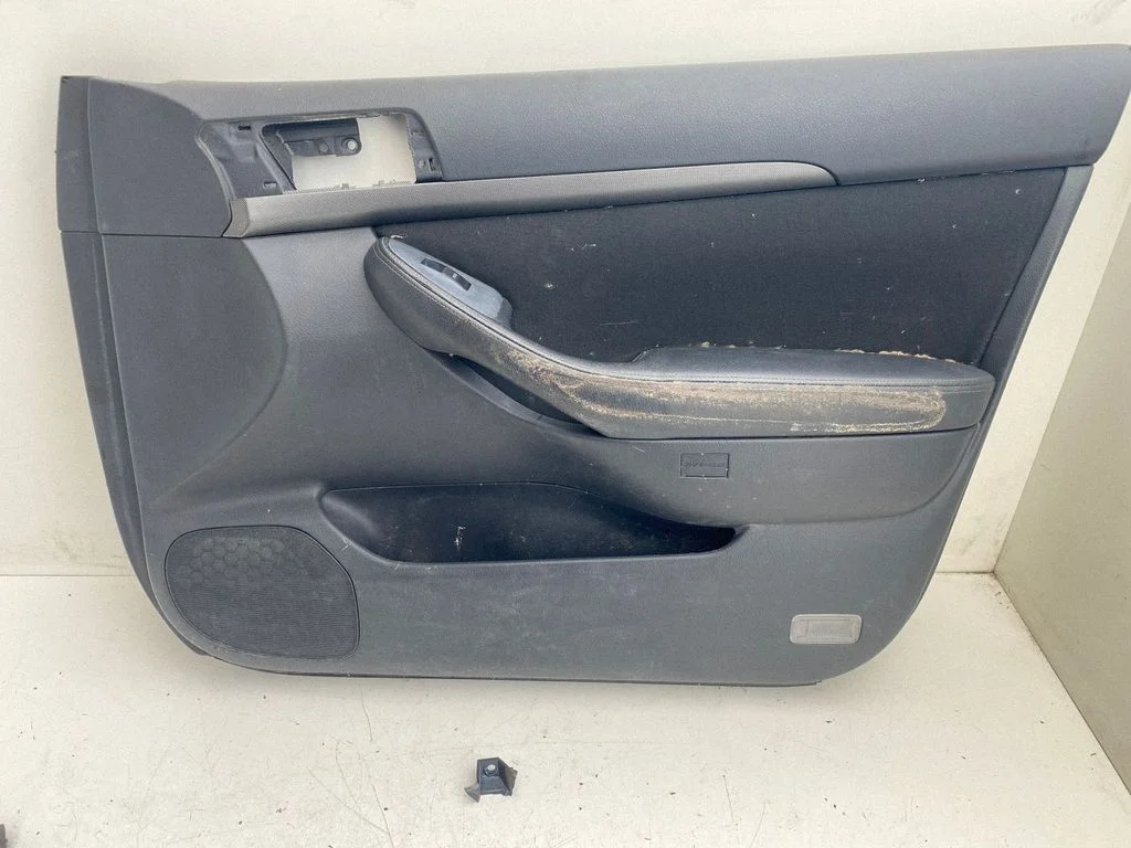 Front door card panel trim – Toyota Avensis T250 (2003-2006)