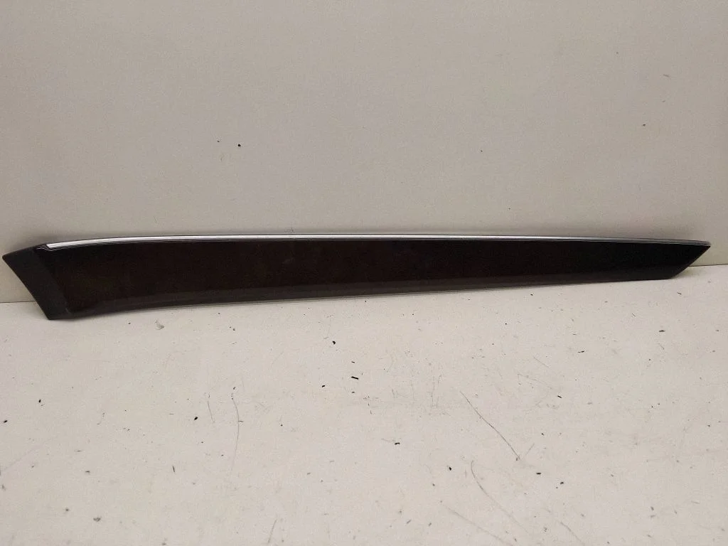 Front door trim bar – Mercedes-Benz E-Class W212 (2009-2016)