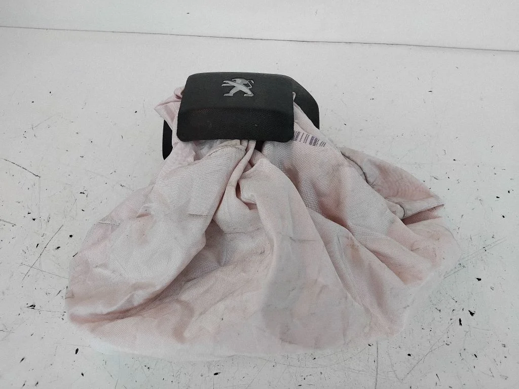 Steering wheel airbag 98230181