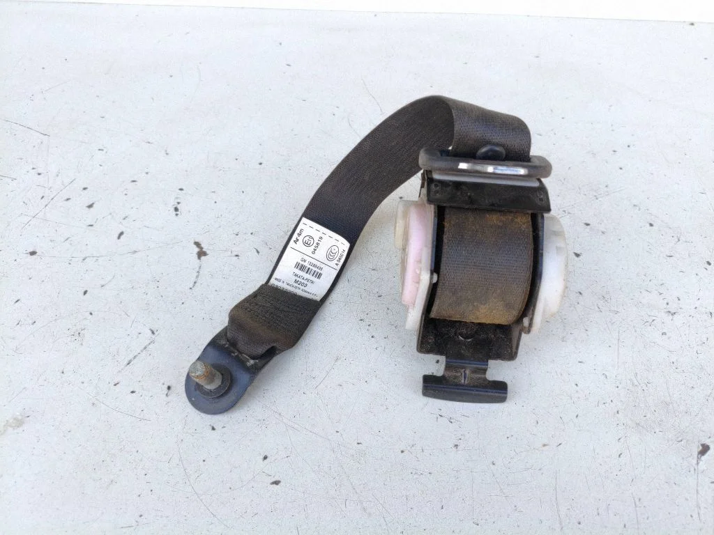 Rear seatbelt 306134010AB