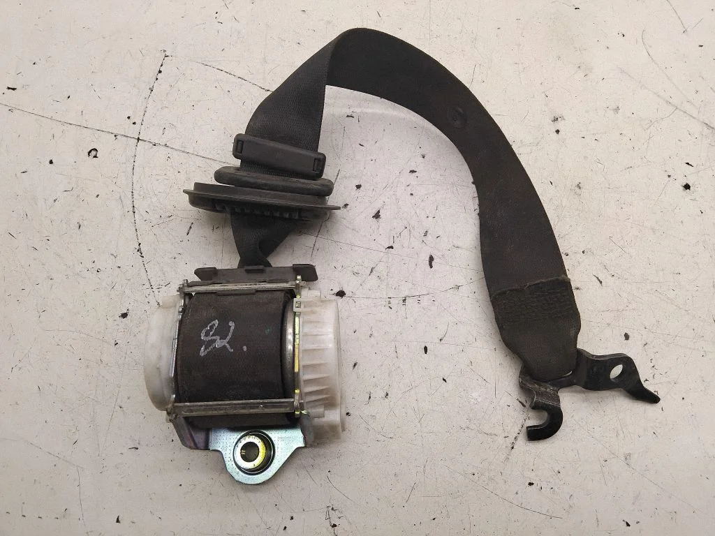 Front seatbelt – BMW 3 Series E90 E91 (2005-2012)