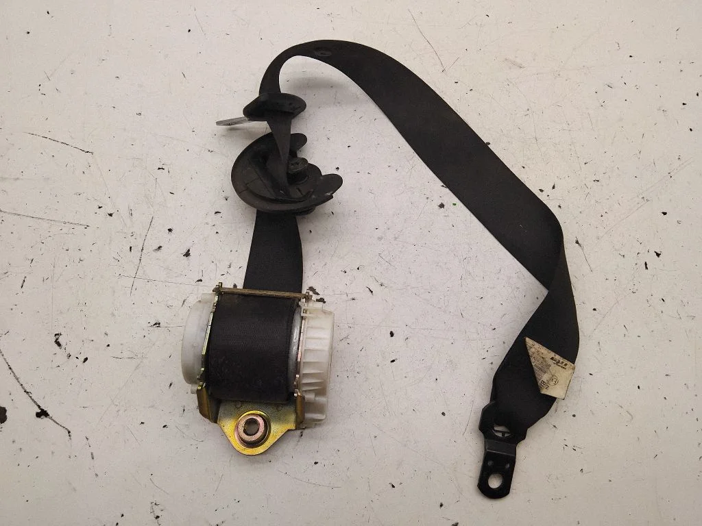 Front seatbelt 040549