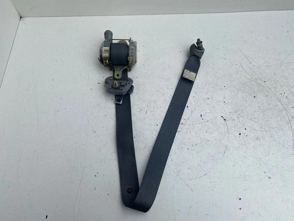 Front seatbelt – front left