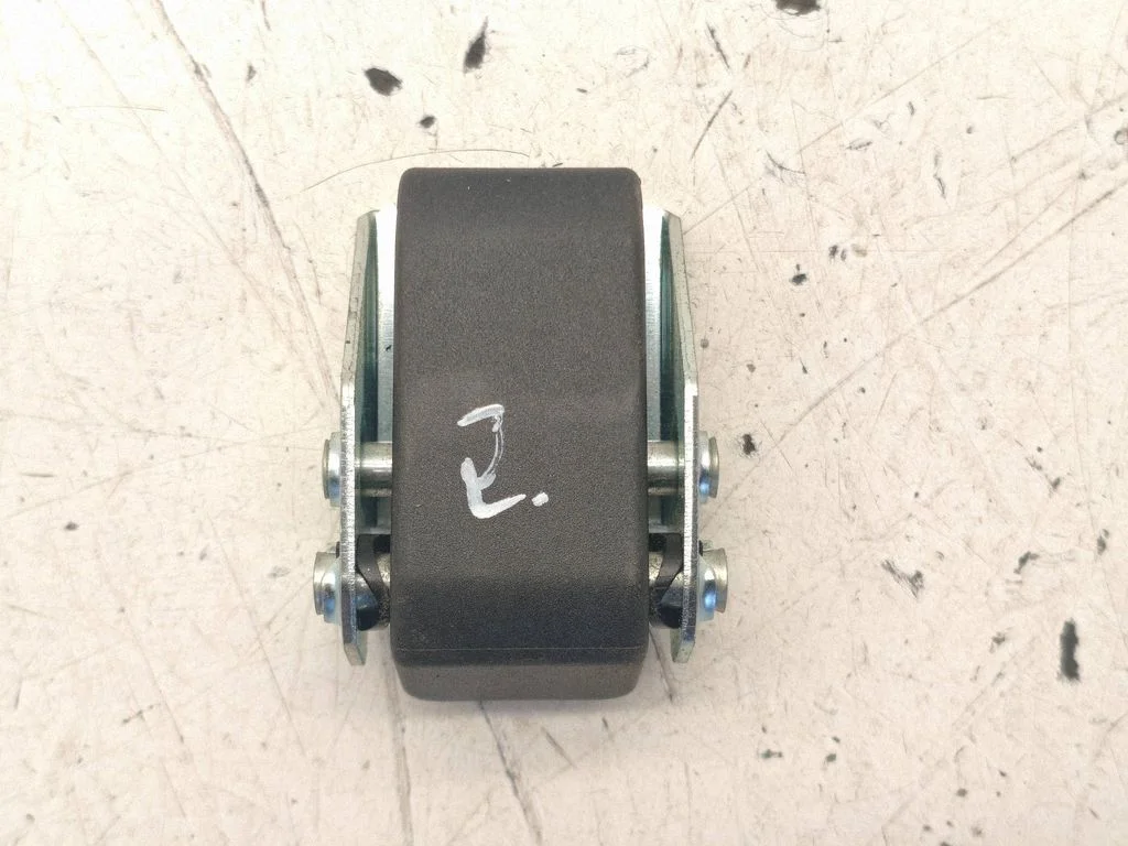 Stiprinājuma āķis / cilpa 5LG867615