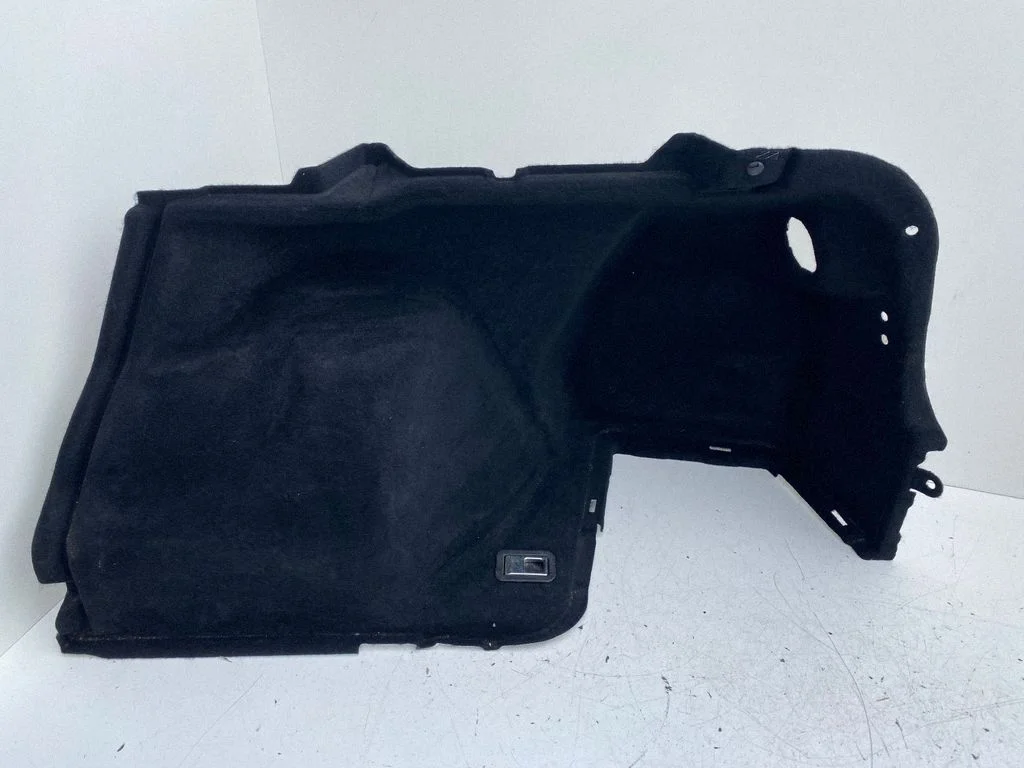 Pagasiruumi külje viimistluspaneel – Lexus IS 220D-250-350 (2006-2013)