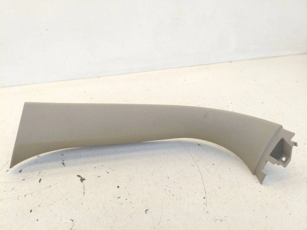 Tailgate/trunk side cover trim – Mercedes-Benz ML-Class W164 (2005-2011)