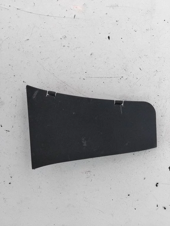 Rear light trim 7297019