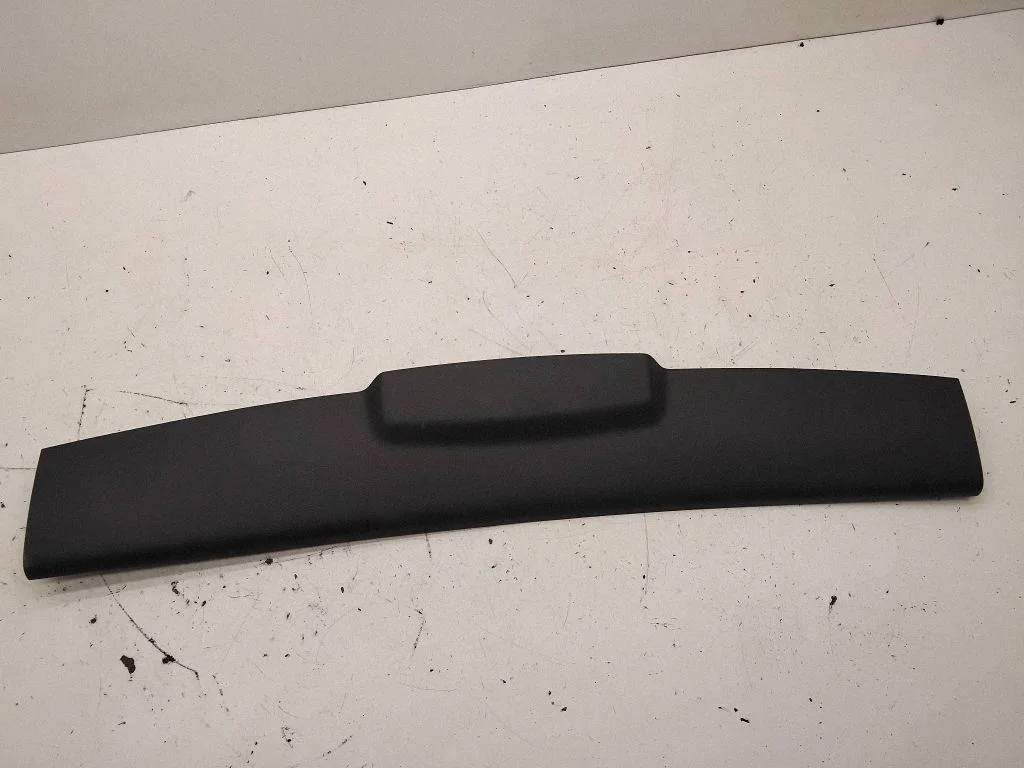 Tailgate/trunk upper cover trim – BMW 1 Series E81 E87 (2004-2011)