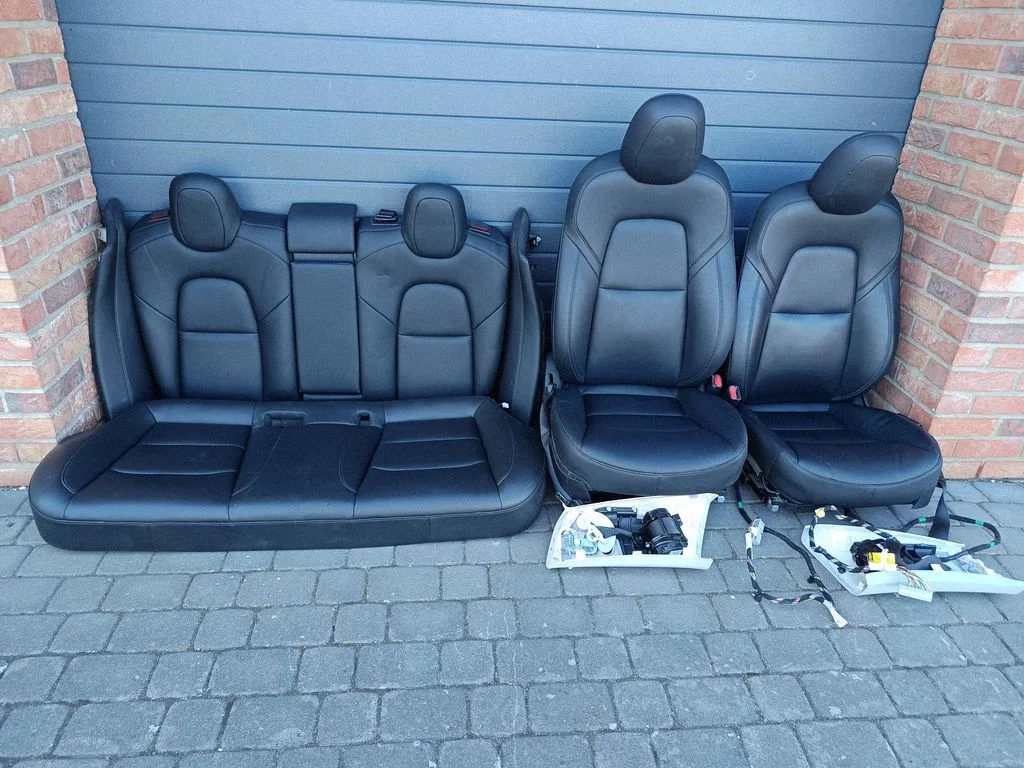 Sēdekļu komplekts 145268500C