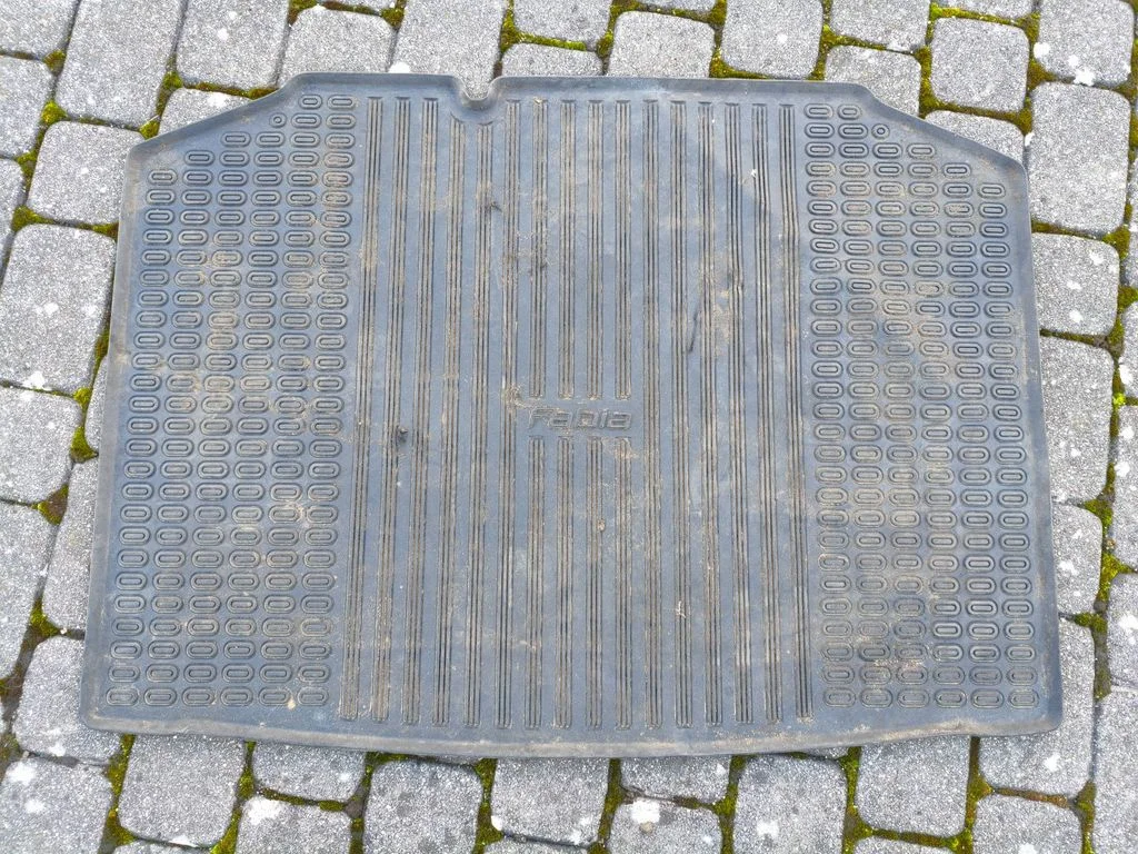 Bagāžnieka paklājiņš (gumijas) DCD710001