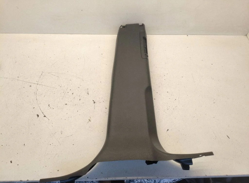 (B) pillar trim (bottom) FK7224396BF