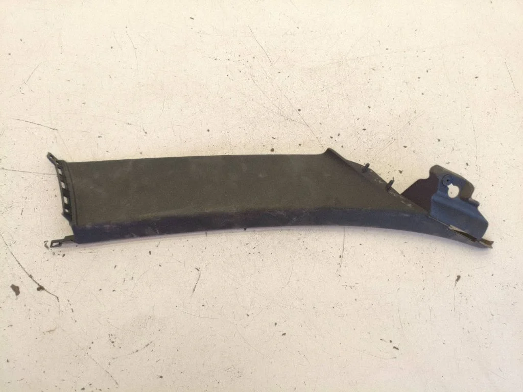 (A) pillar trim 10A868144