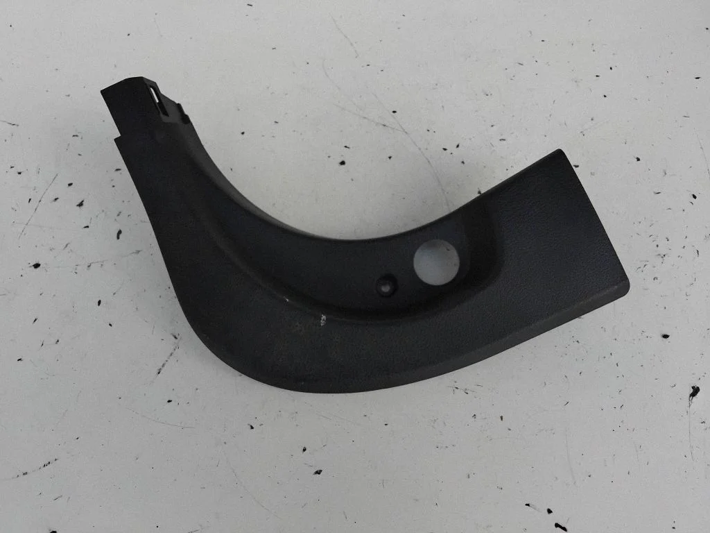 Kāju telpas sānu apdare – BMW 5. sērija F10 F11 (2009-2016)