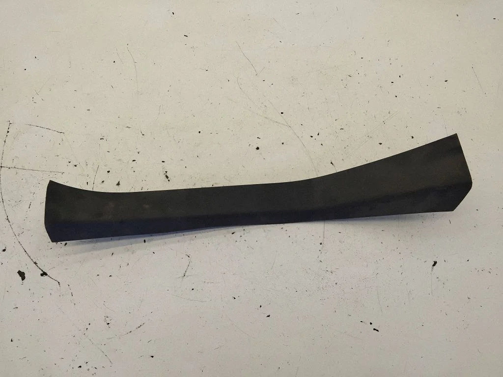 Rear sill trim cover 769B63NL0A