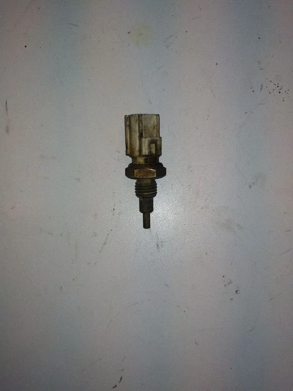 Coolant temperature sensor 8942233030