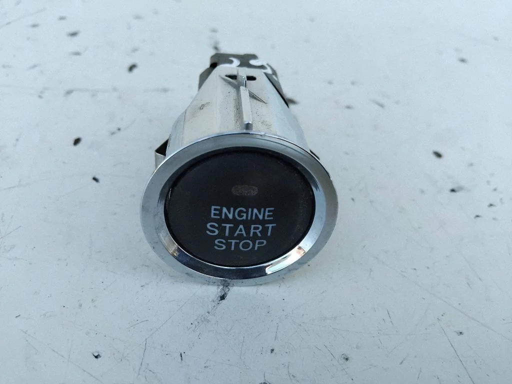 Mootori start-stopp-nupp 15A710