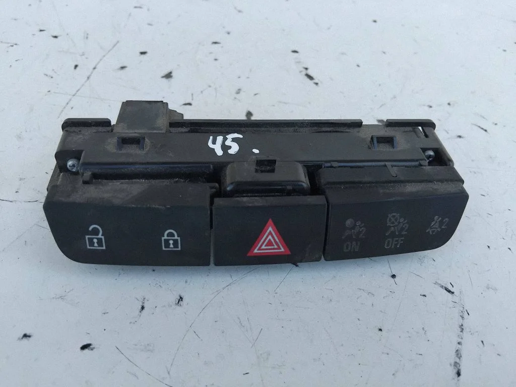 Hazard light switch 13324594