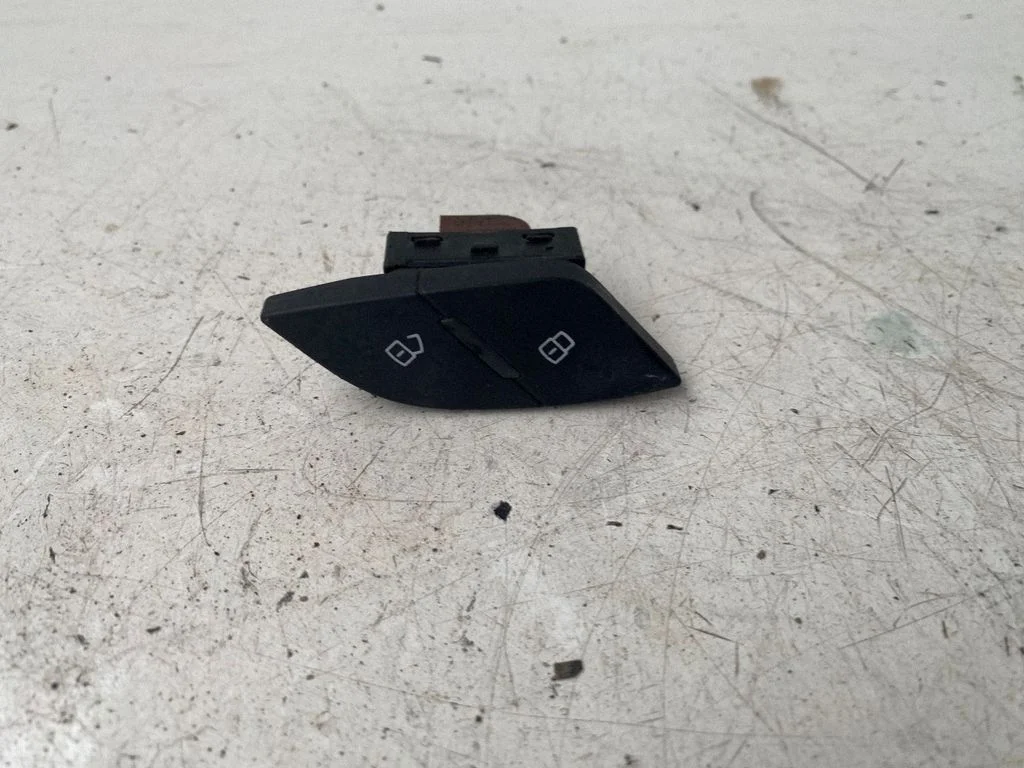 Central locking switch button 8V1962107