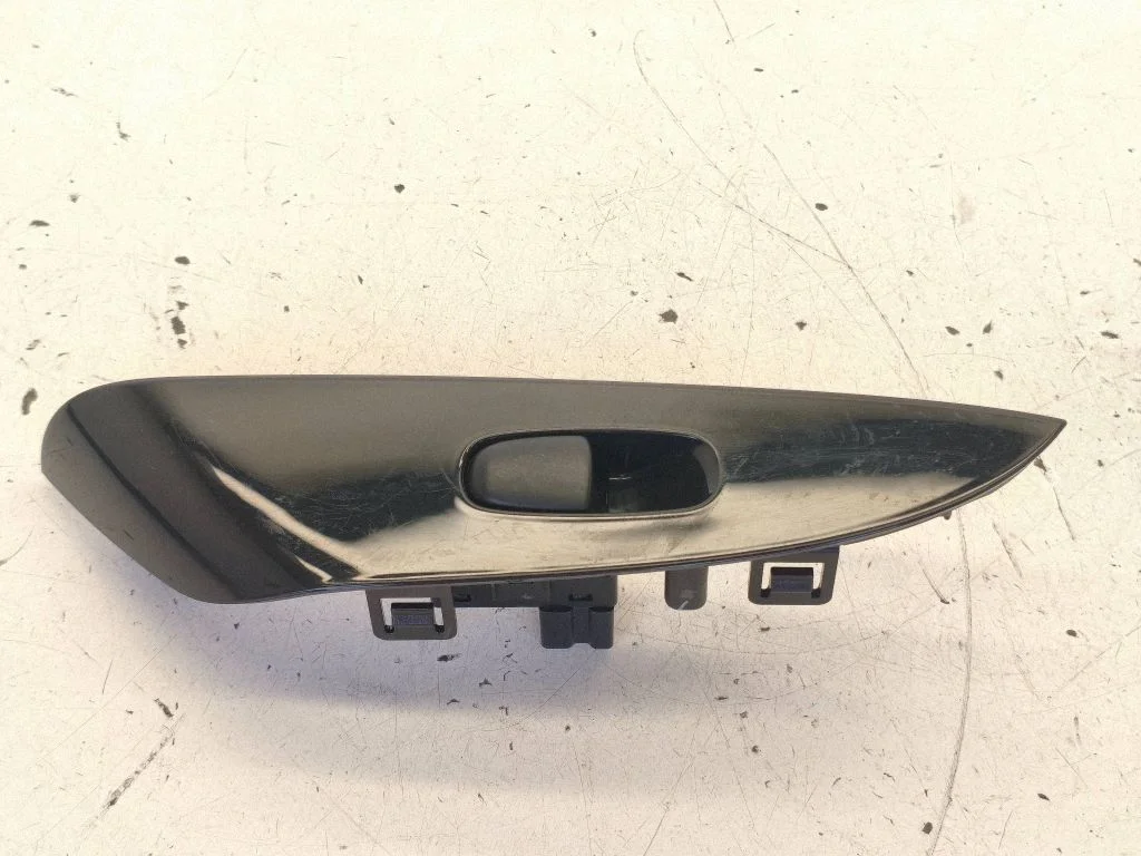 Electric window control switch 829613NA0A