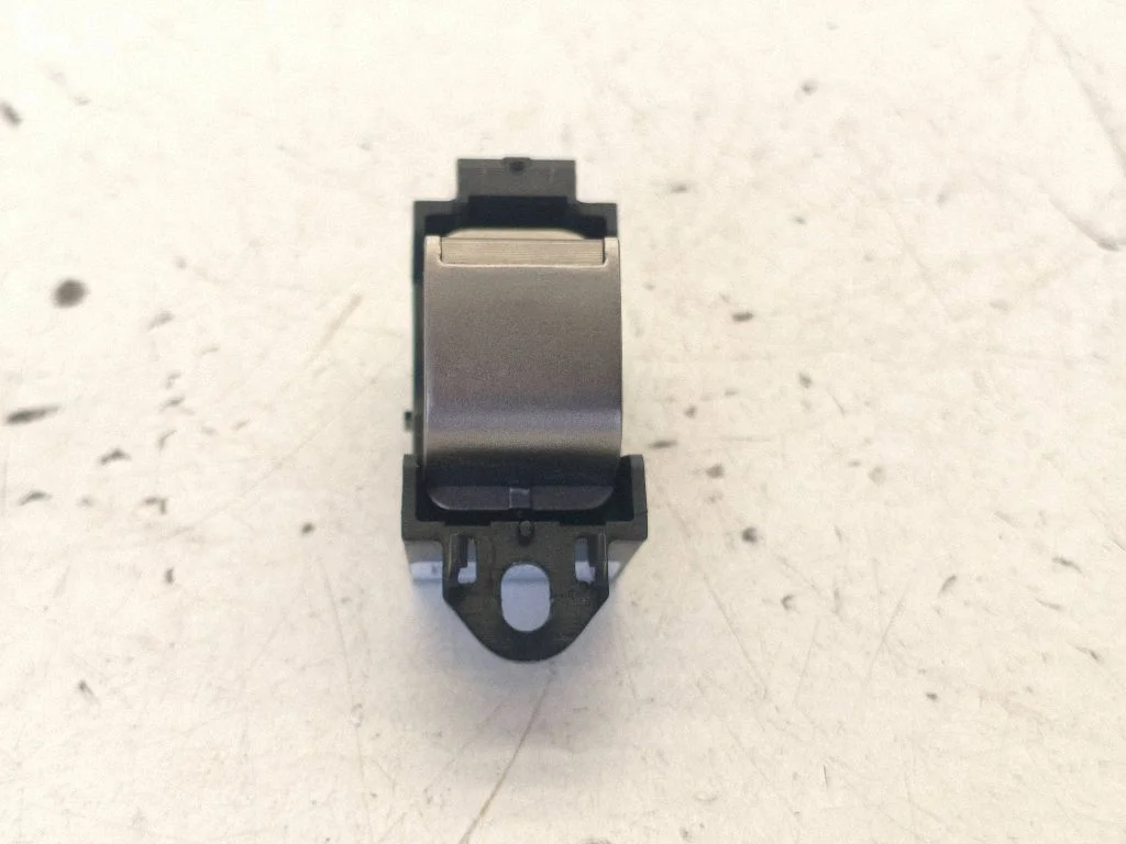 Elektrisko logu slēdzis 8X2314717AA
