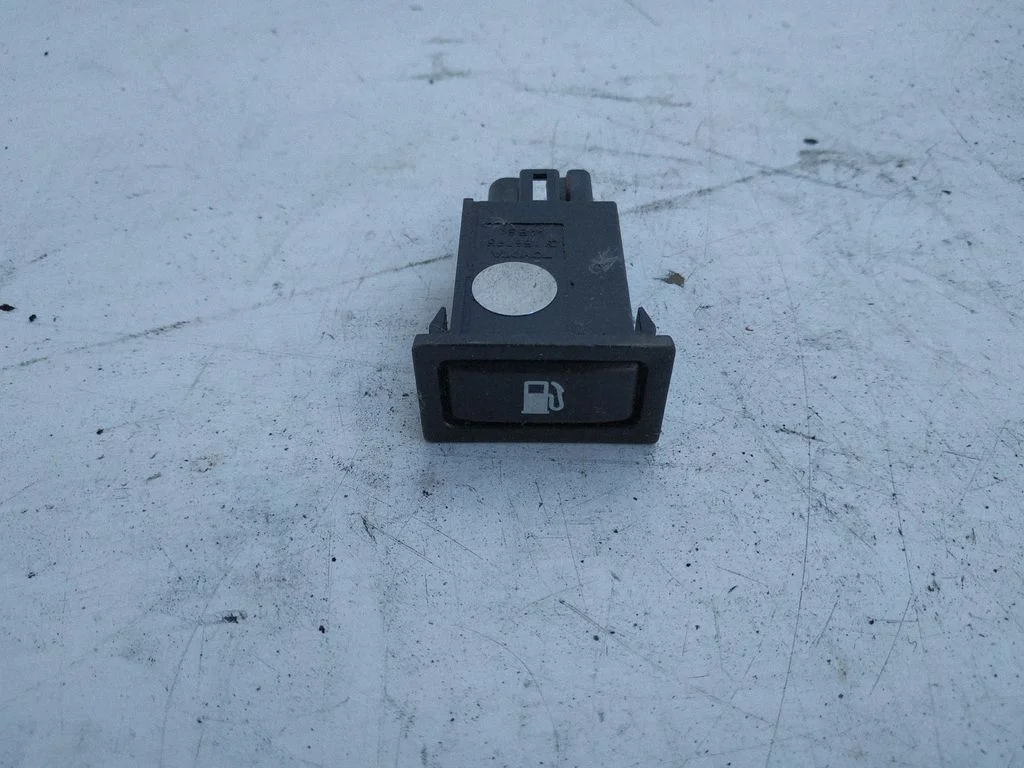 Fuel tank opening switch 156795