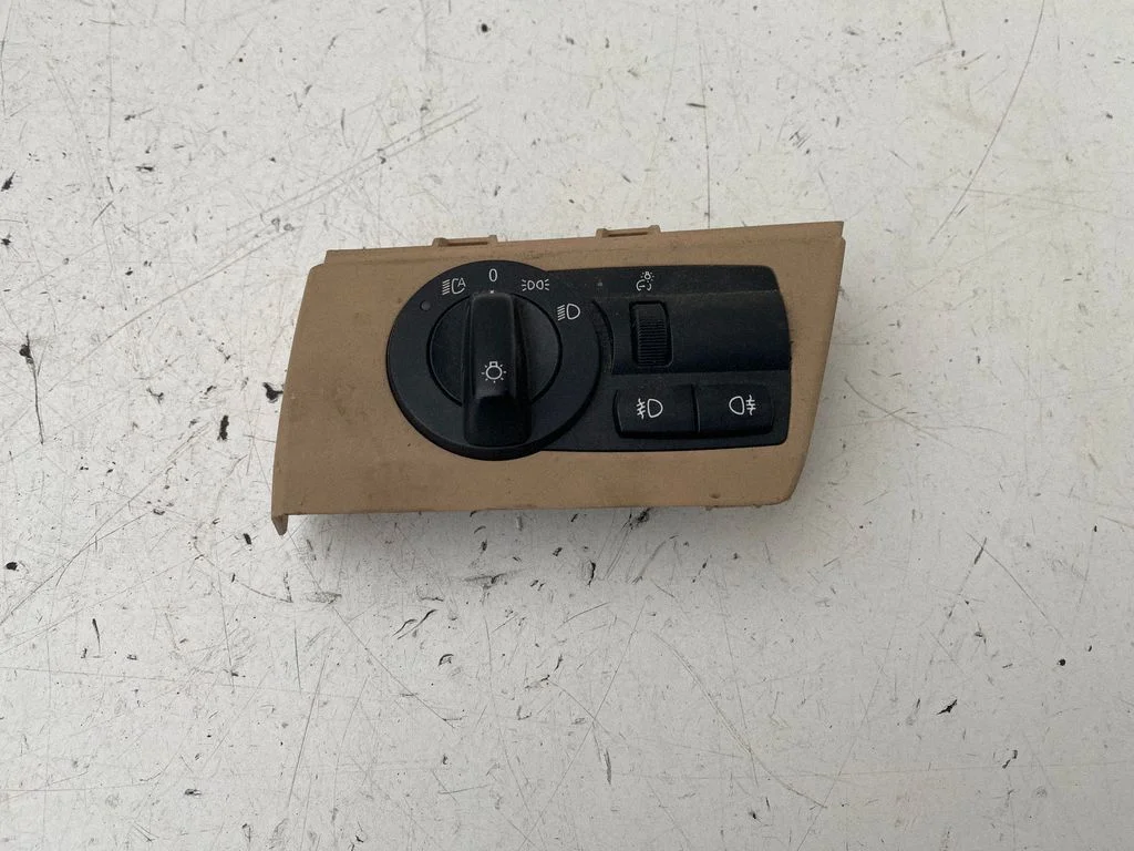 Light switch 3420277