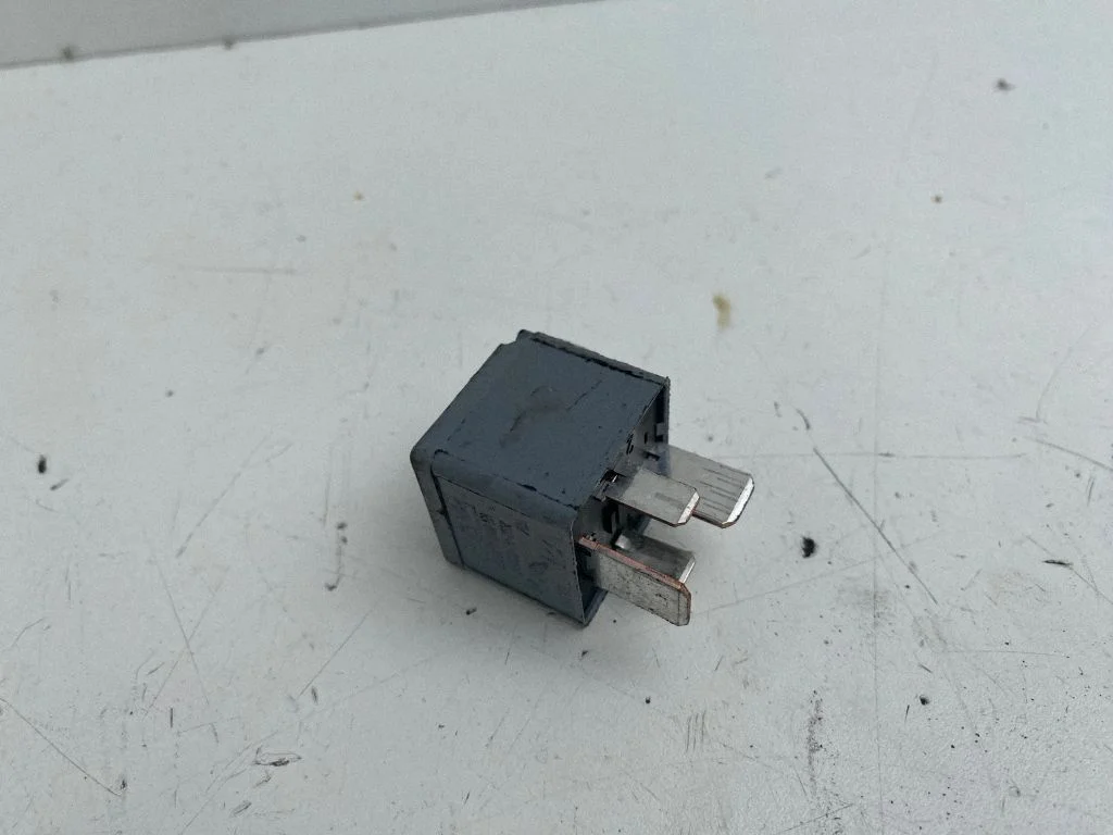 Other relay 5M5T14B192EA