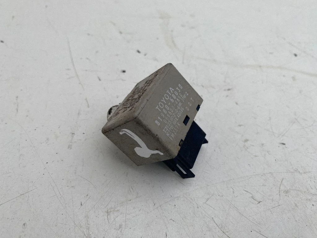 Cits relejs – Toyota Avensis T220 (2000-2003)