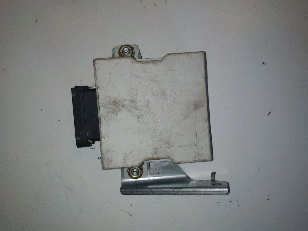 Window wiper relay 859400F010A