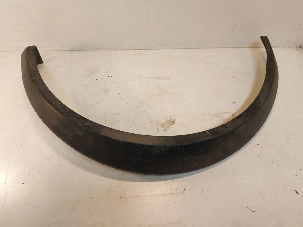 Rear arch trim 4Z7853718