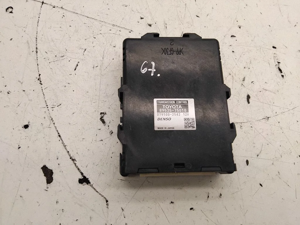 Pārnesumkārbas vadības bloks – Toyota Prius (XW30) (2009-2015)