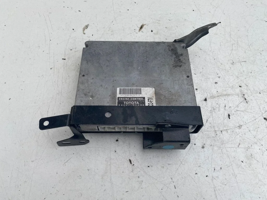 Engine control unit/module 8966105690